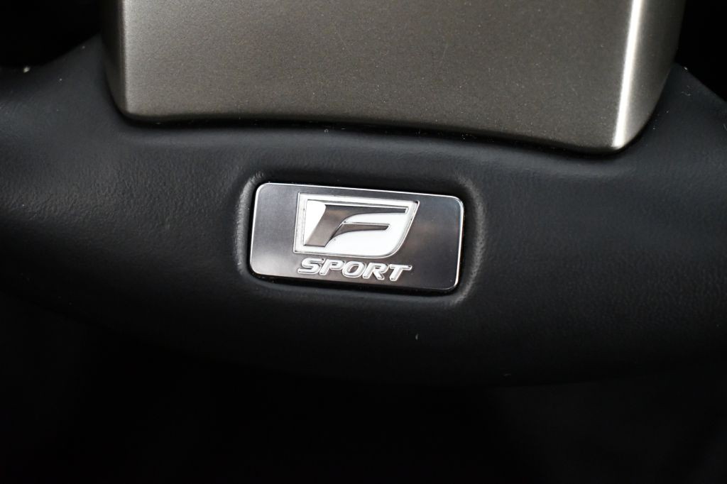 2020 Lexus IS Image 30