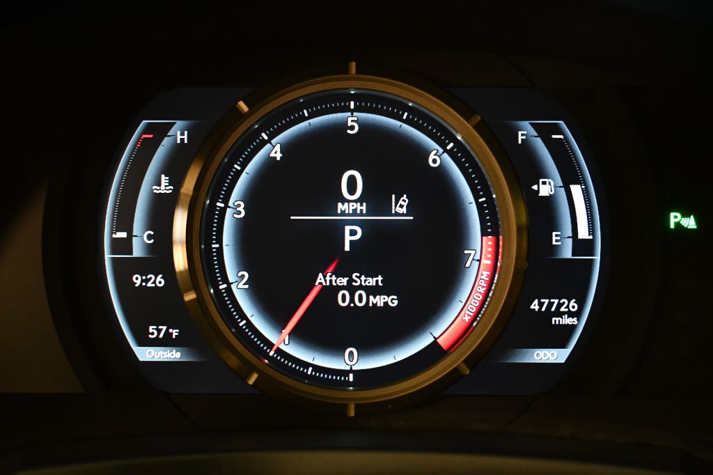 2020 Lexus IS Image 31