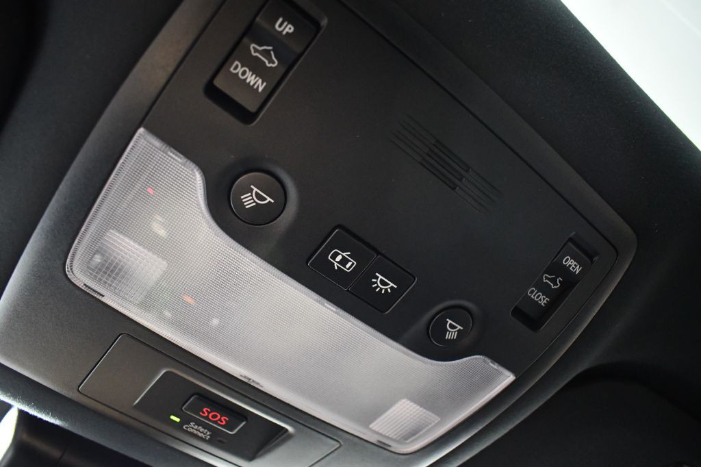 2020 Lexus IS Image 45