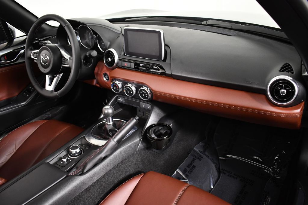 2017 Mazda MX-5 Miata Image 28