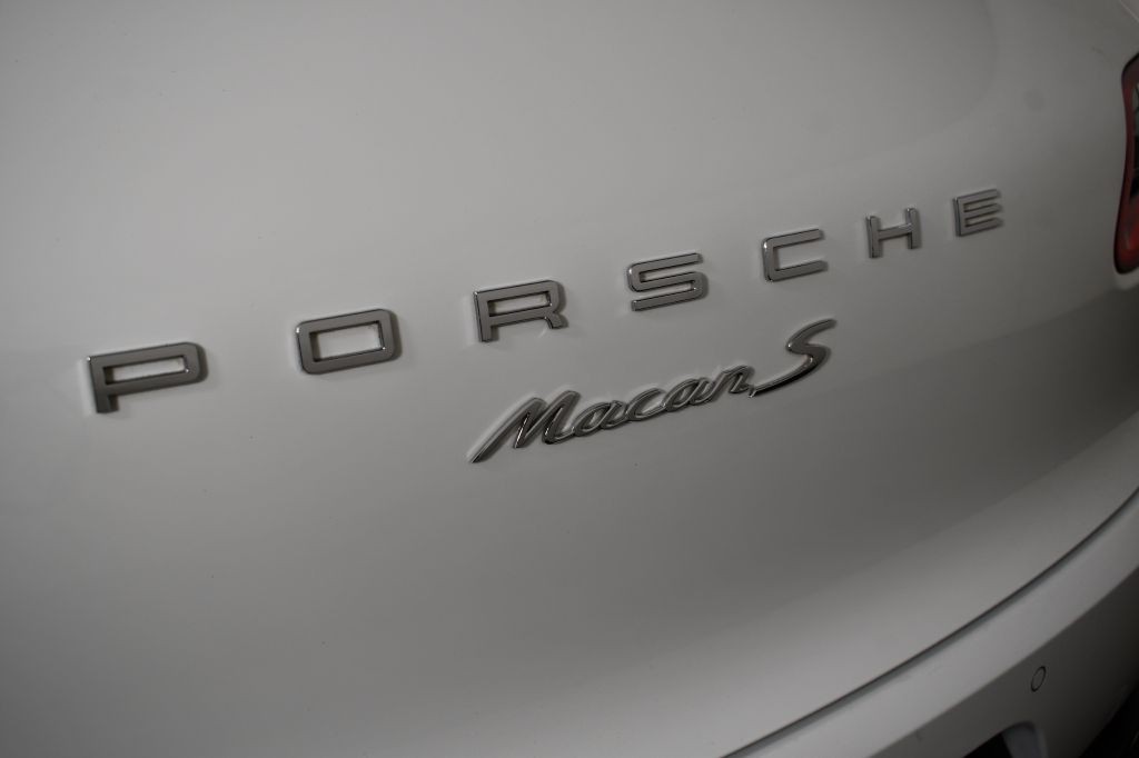 2018 Porsche Macan Image 13
