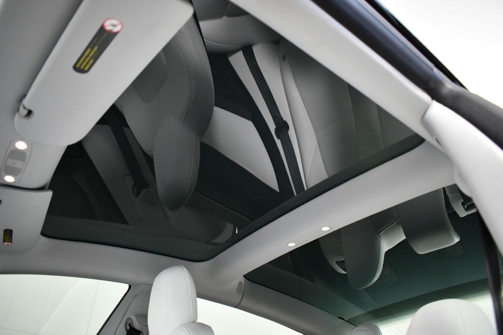 2018 Tesla Model 3 Image 29