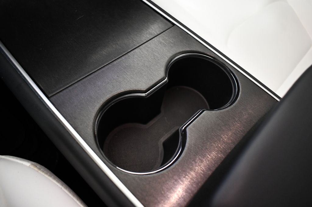 2018 Tesla Model 3 Image 39