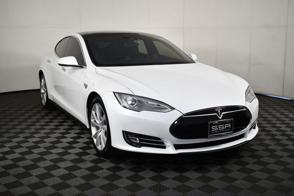 2015 Tesla Model S Image 3