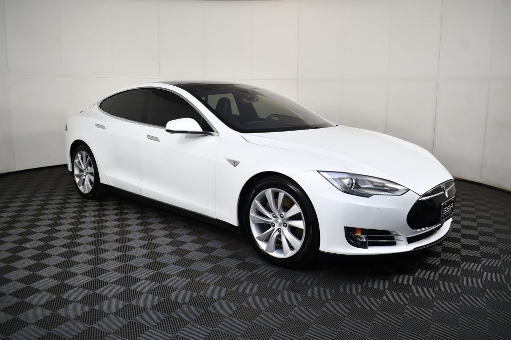 2015 Tesla Model S Image 4