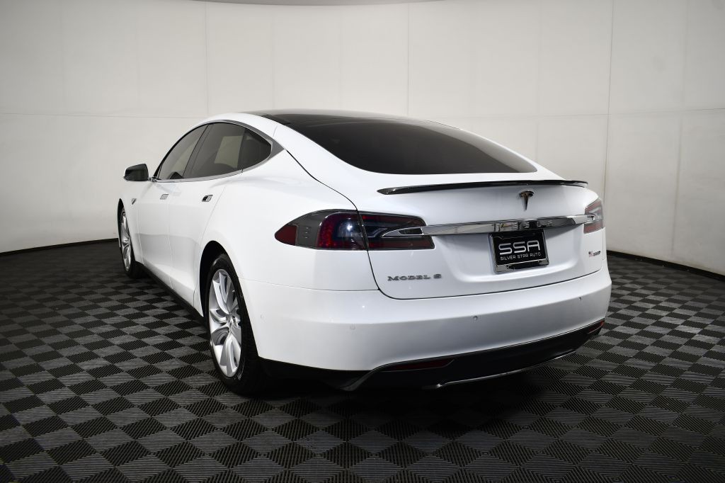 2015 Tesla Model S Image 9