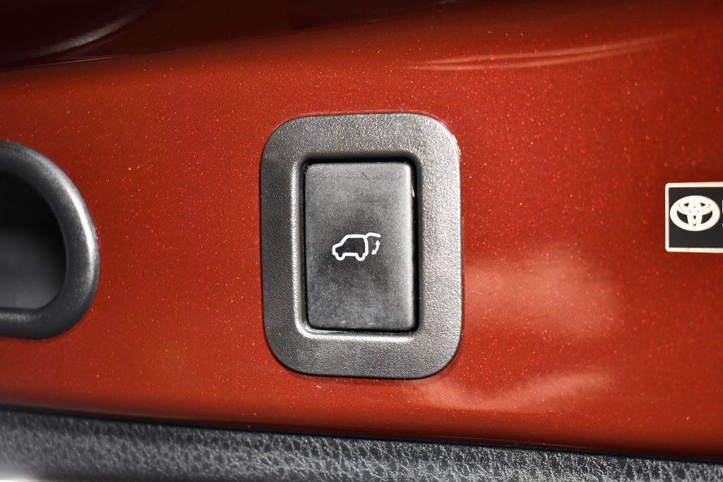 2014 Toyota Highlander Image 14