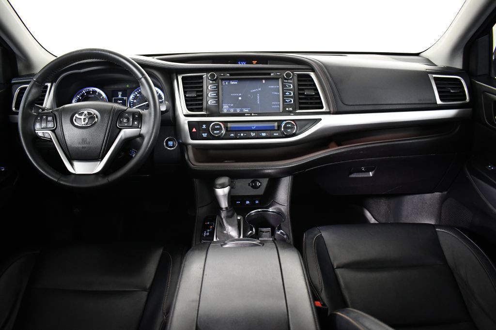 2014 Toyota Highlander Image 16