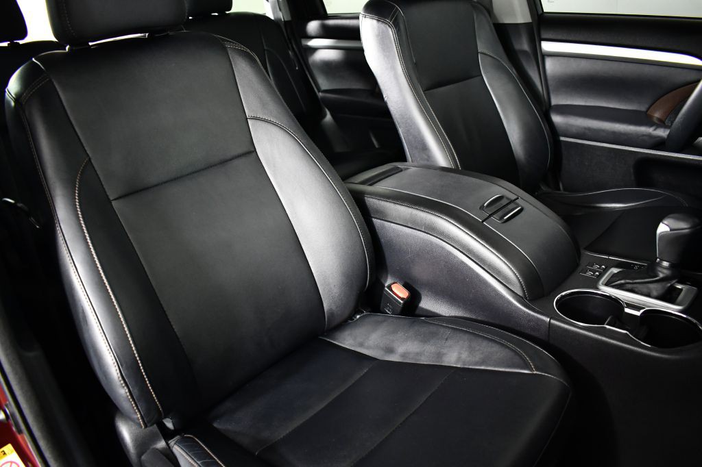 2014 Toyota Highlander Image 21