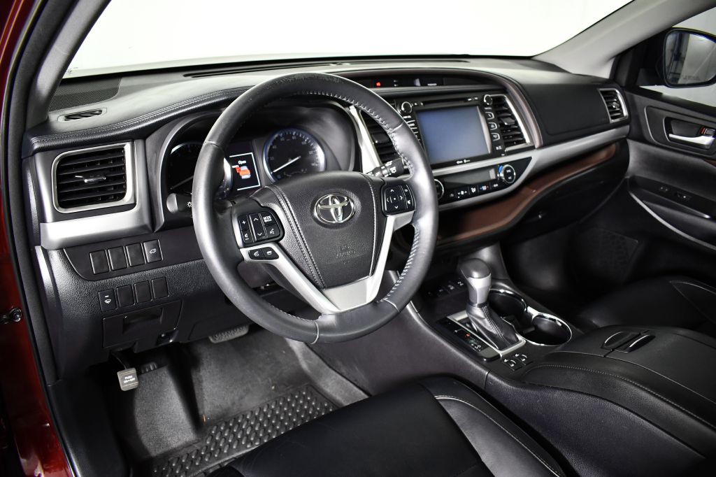2014 Toyota Highlander Image 28