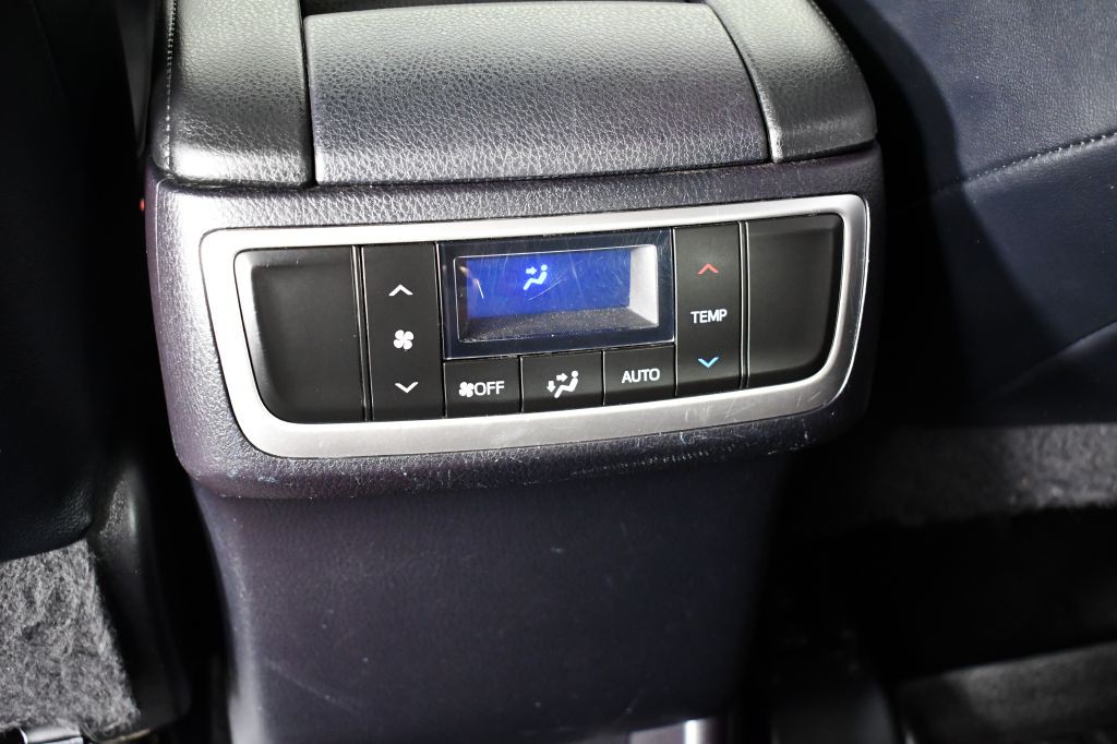 2014 Toyota Highlander Image 30