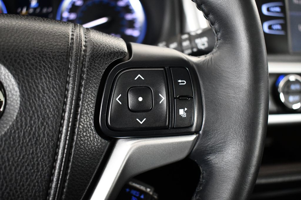 2014 Toyota Highlander Image 34