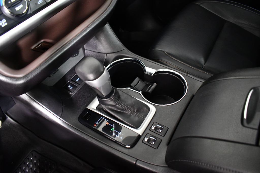 2014 Toyota Highlander Image 39