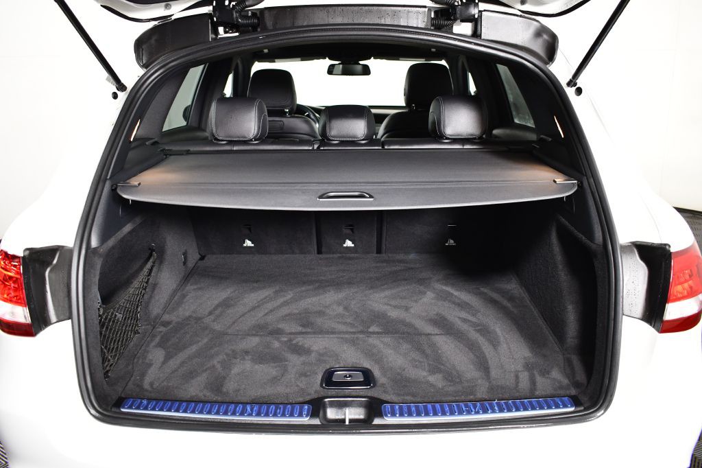 2019 Mercedes-Benz GLC-Class Image 13