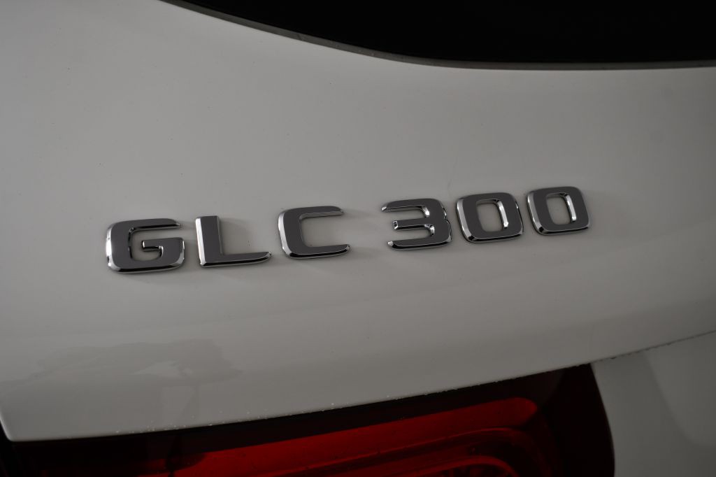 2019 Mercedes-Benz GLC-Class Image 14
