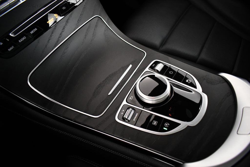 2019 Mercedes-Benz GLC-Class Image 35