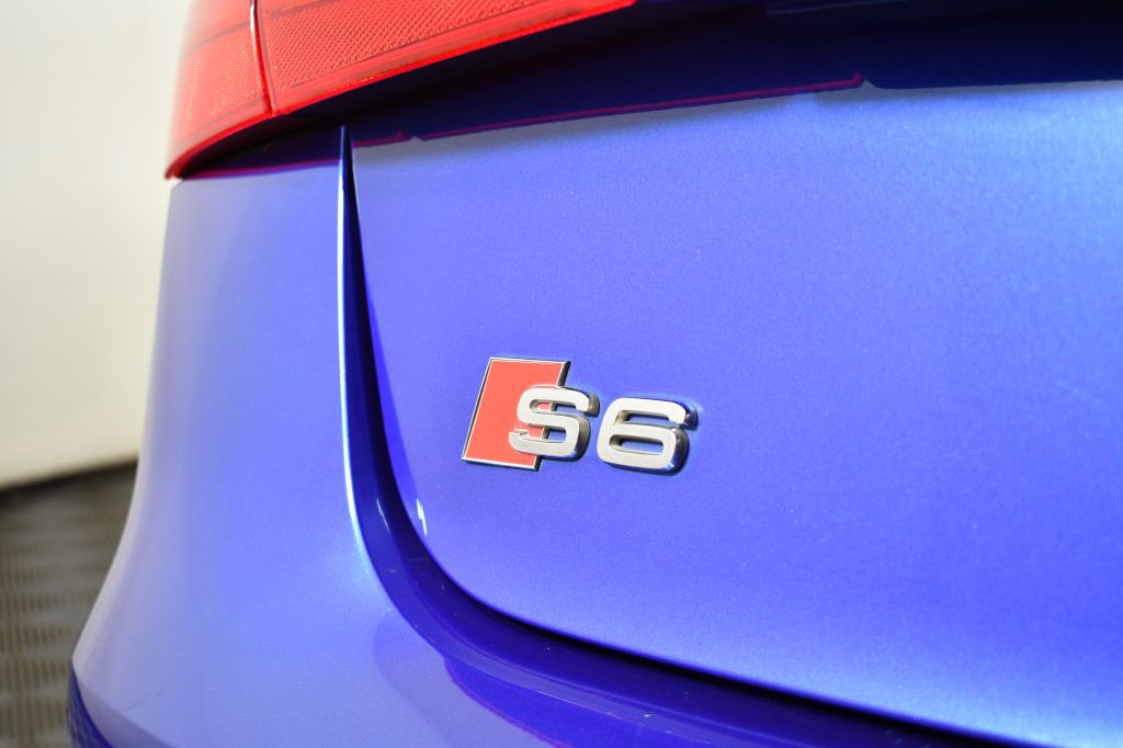 2015 Audi S6 Image 12