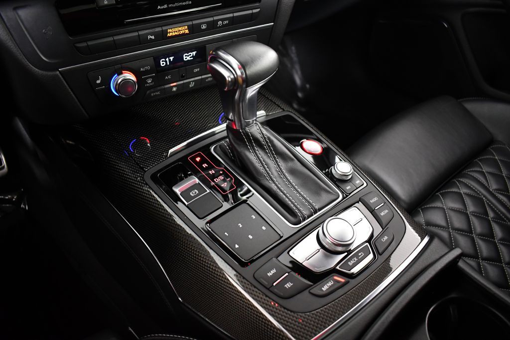 2015 Audi S6 Image 38