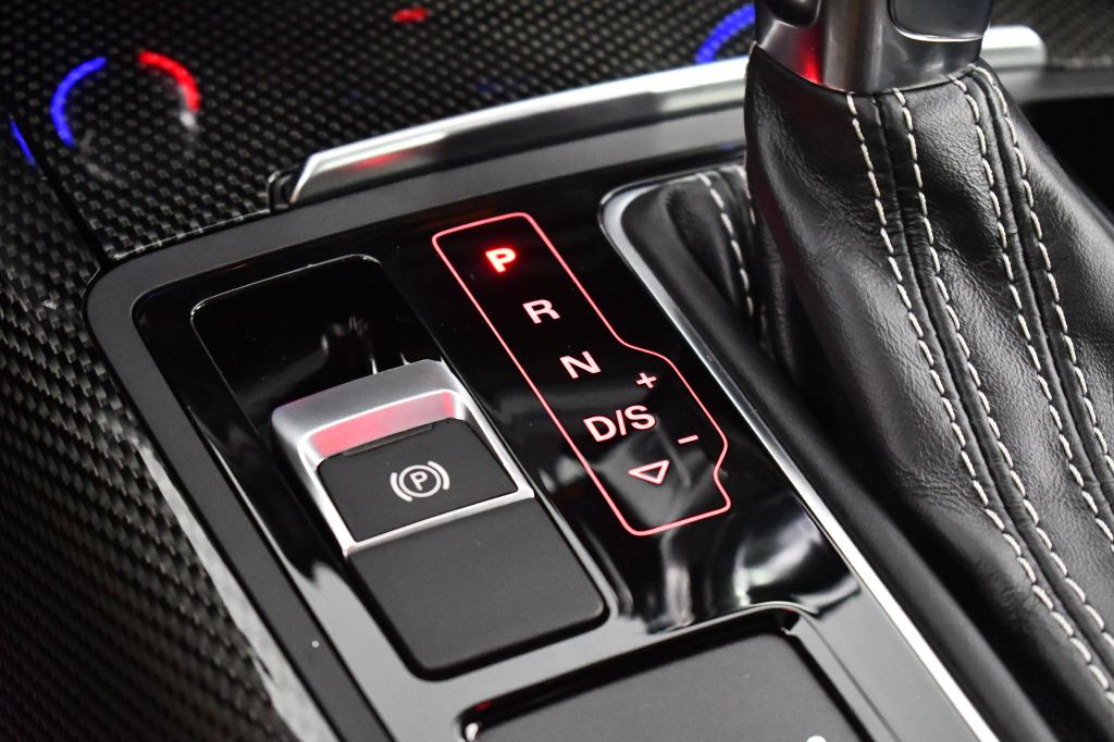 2015 Audi S6 Image 39