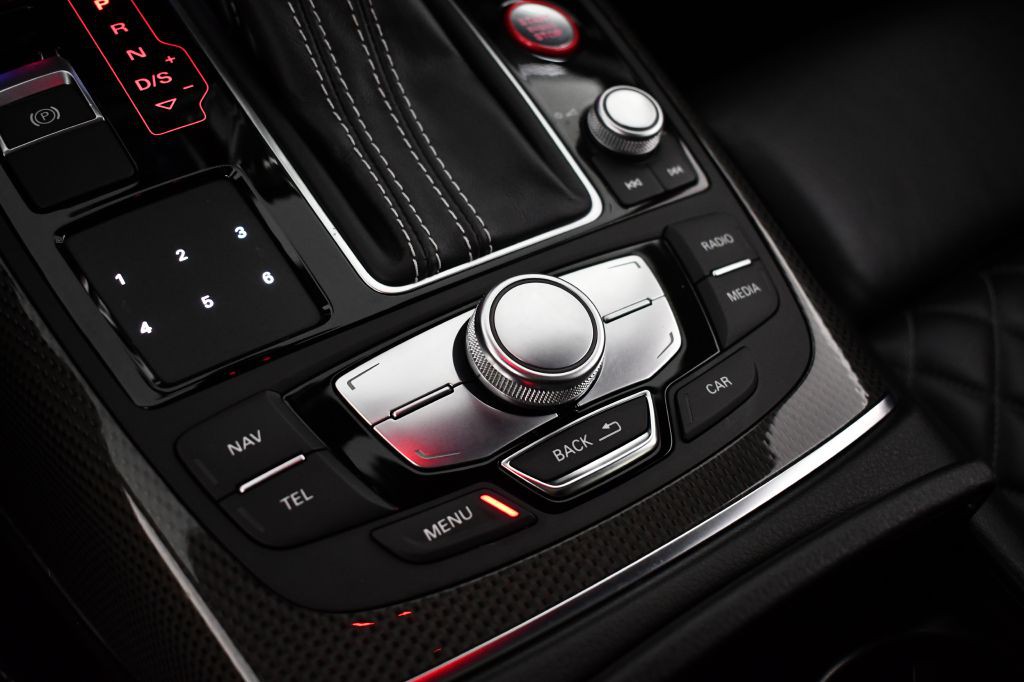 2015 Audi S6 Image 41