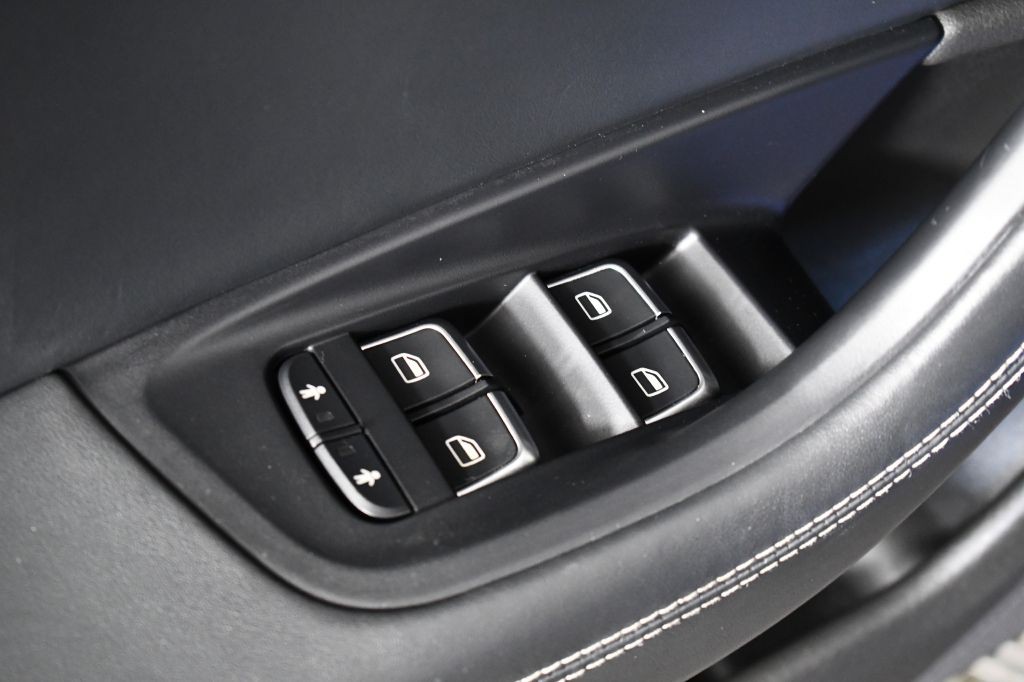 2015 Audi S6 Image 48