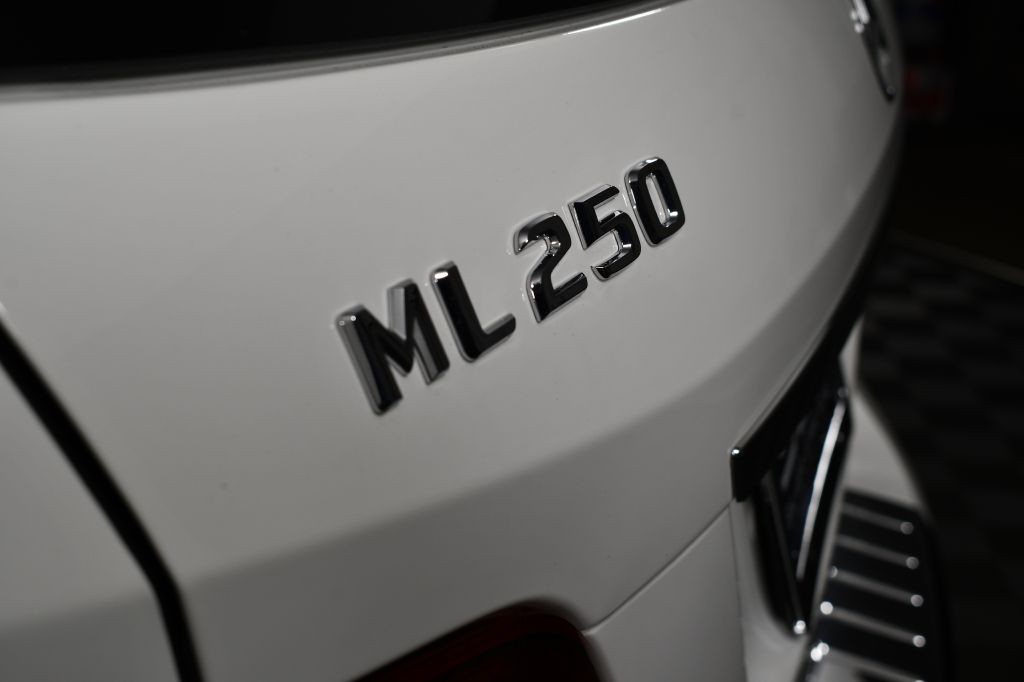 2015 Mercedes-Benz M-Class Image 45