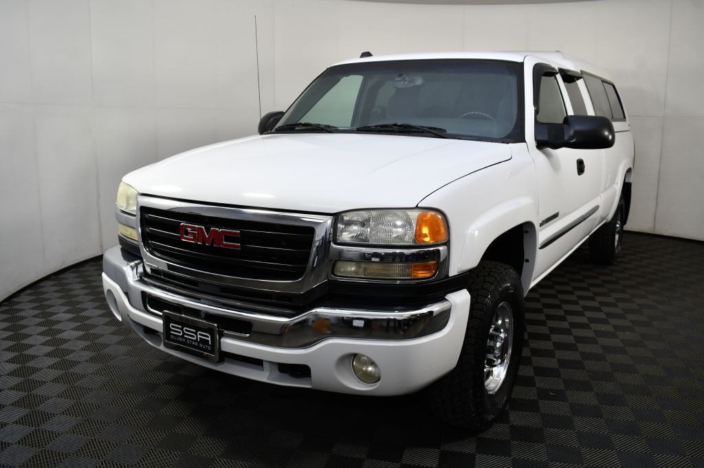 2005 GMC Sierra Image 1
