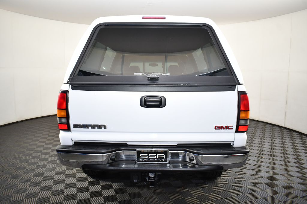 2005 GMC Sierra Image 9