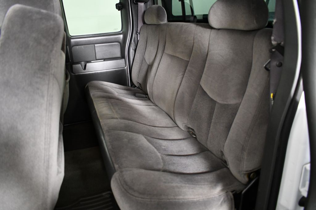2005 GMC Sierra Image 16