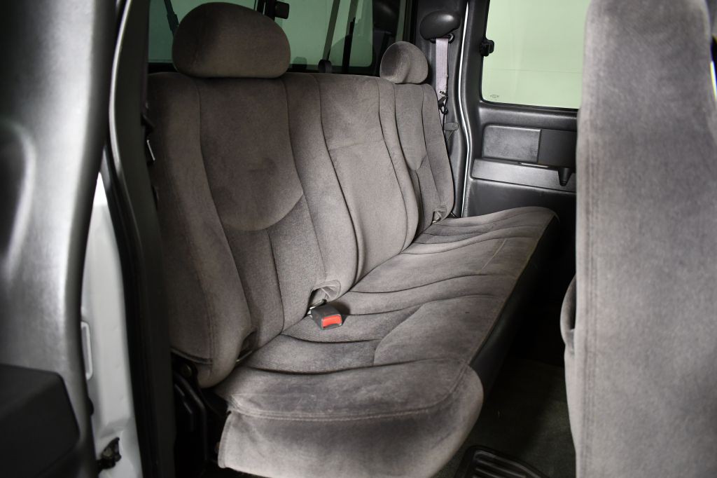 2005 GMC Sierra Image 18