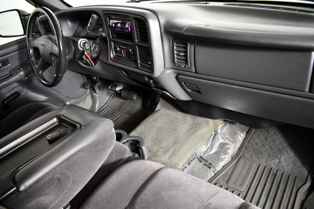 2005 GMC Sierra Image 20