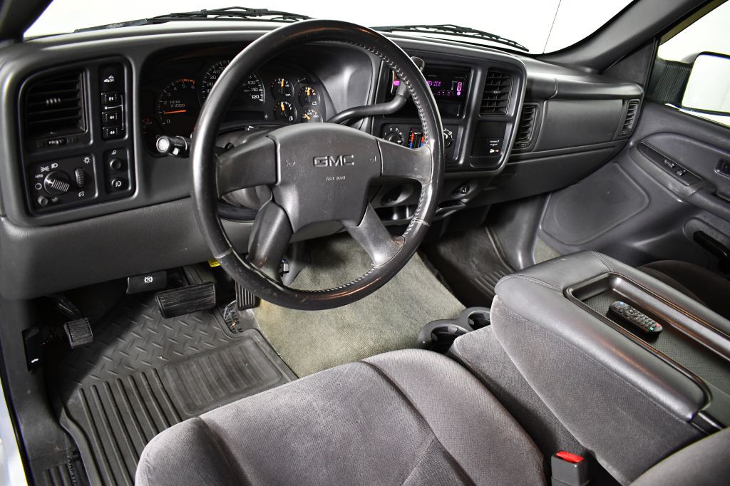 2005 GMC Sierra Image 22