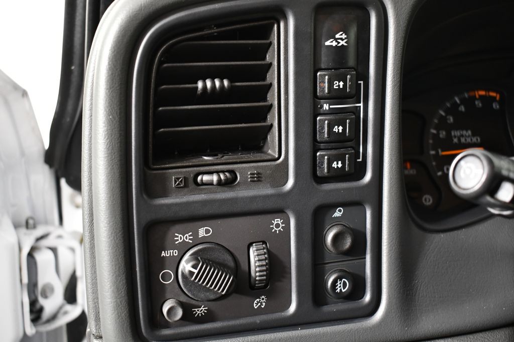 2005 GMC Sierra Image 24