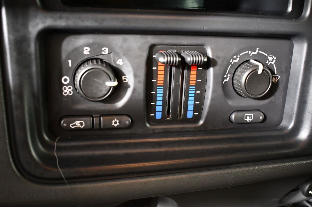 2005 GMC Sierra Image 26
