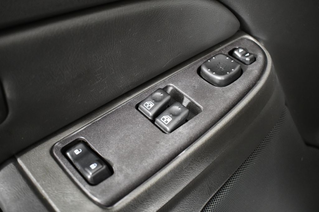 2005 GMC Sierra Image 28