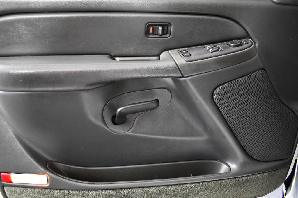 2005 GMC Sierra Image 30