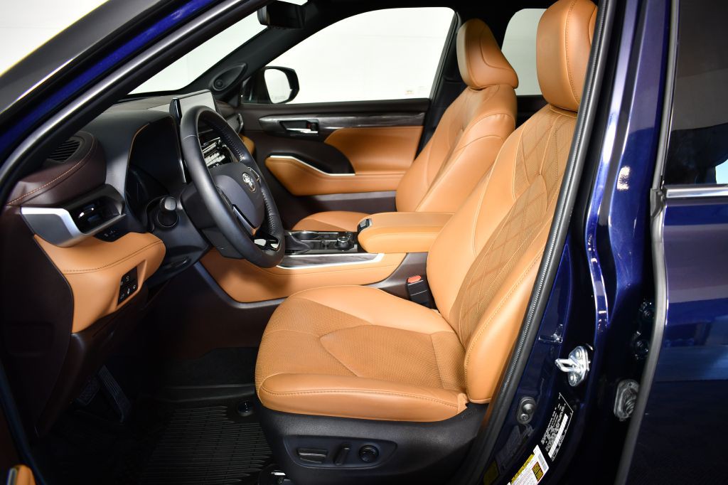 2020 Toyota Highlander Image 17