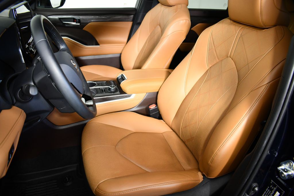 2020 Toyota Highlander Image 18