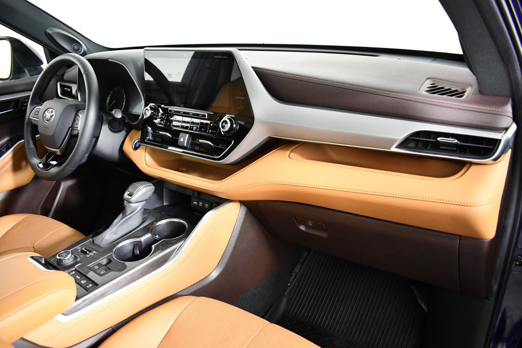 2020 Toyota Highlander Image 21