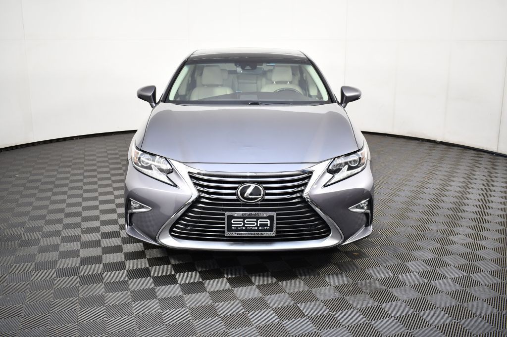 2016 Lexus ES Image 2