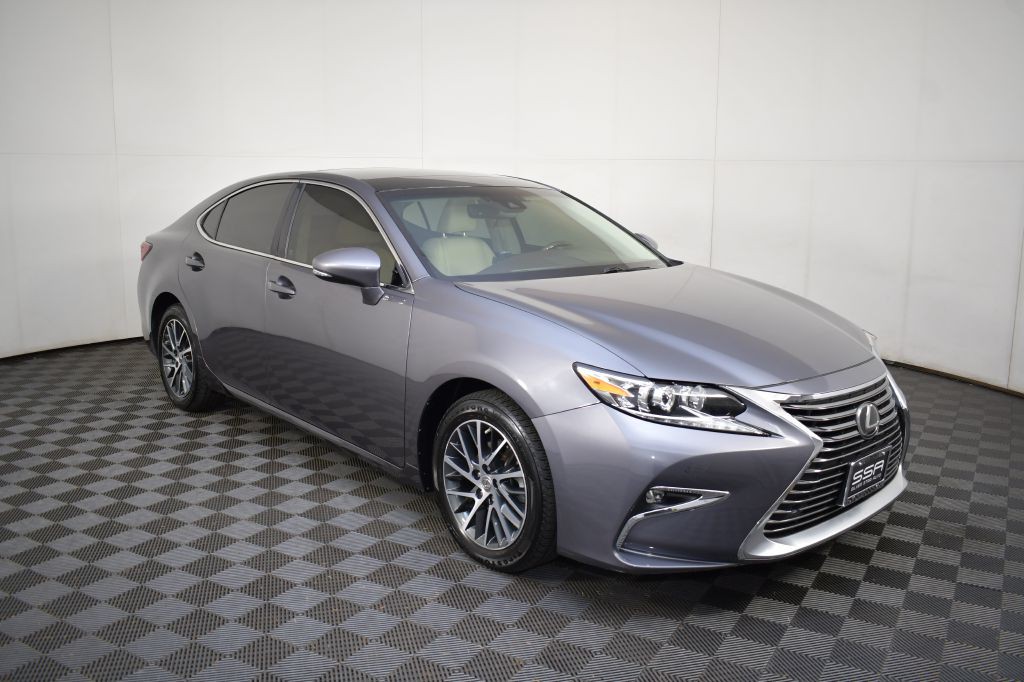 2016 Lexus ES Image 4