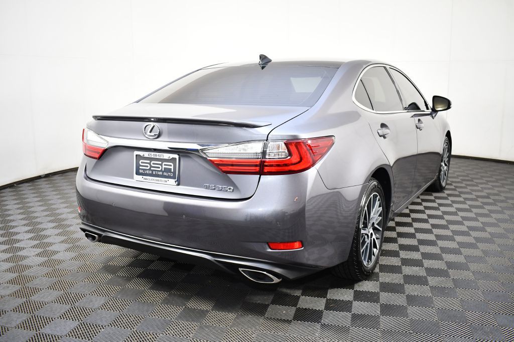 2016 Lexus ES Image 7
