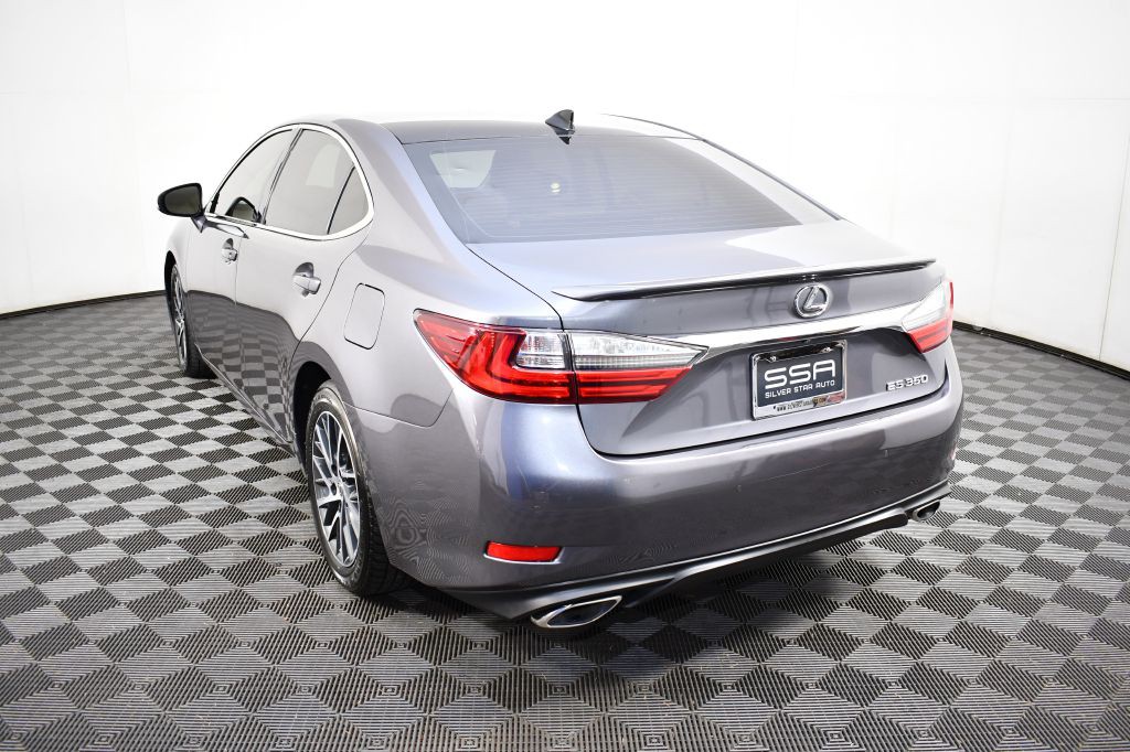 2016 Lexus ES Image 9