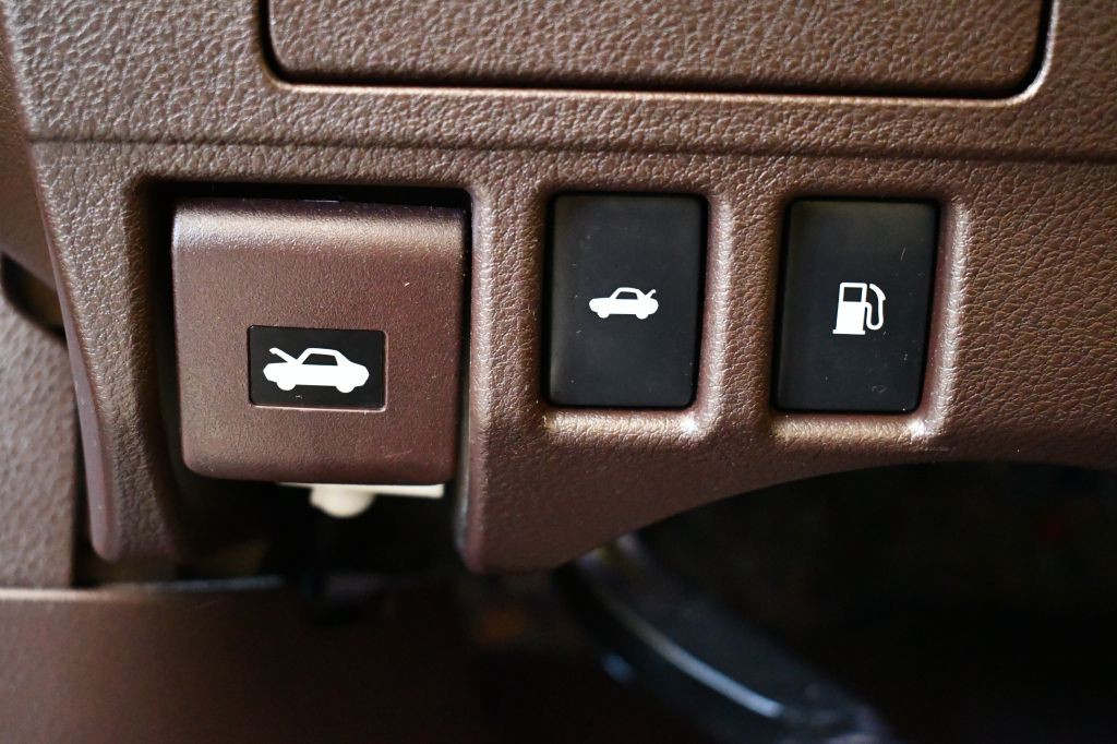 2016 Lexus ES Image 24