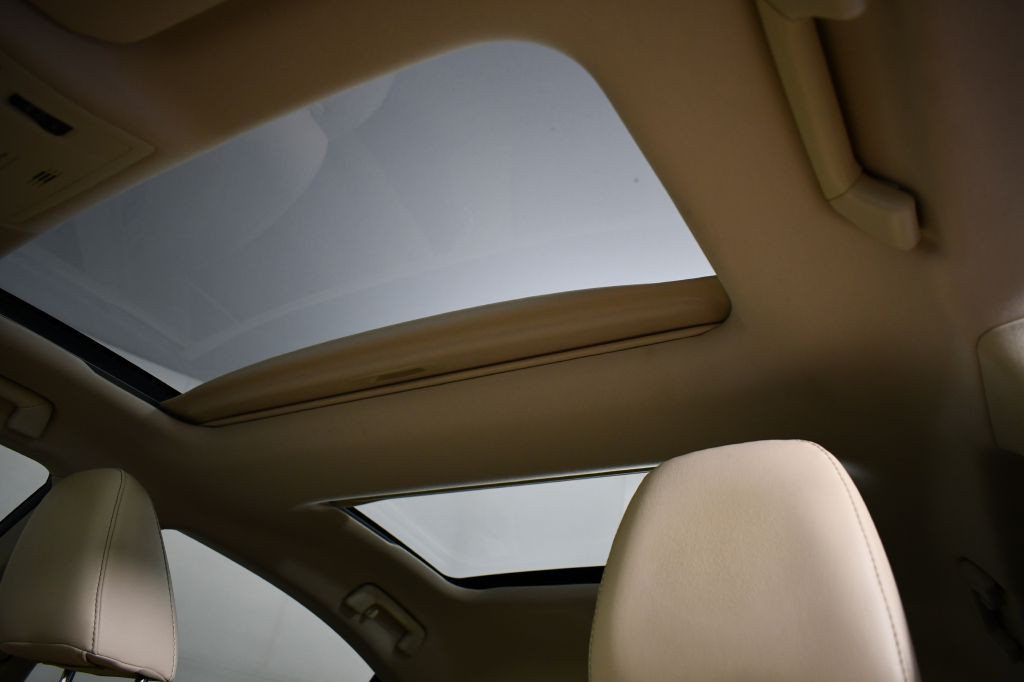2016 Lexus ES Image 39