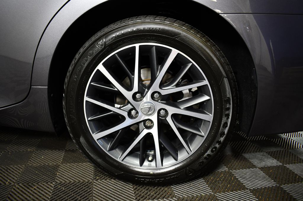 2016 Lexus ES Image 47