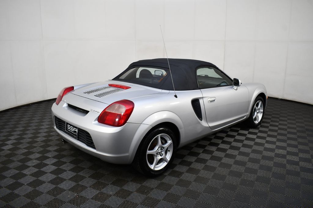 2000 Toyota MR2 Image 6