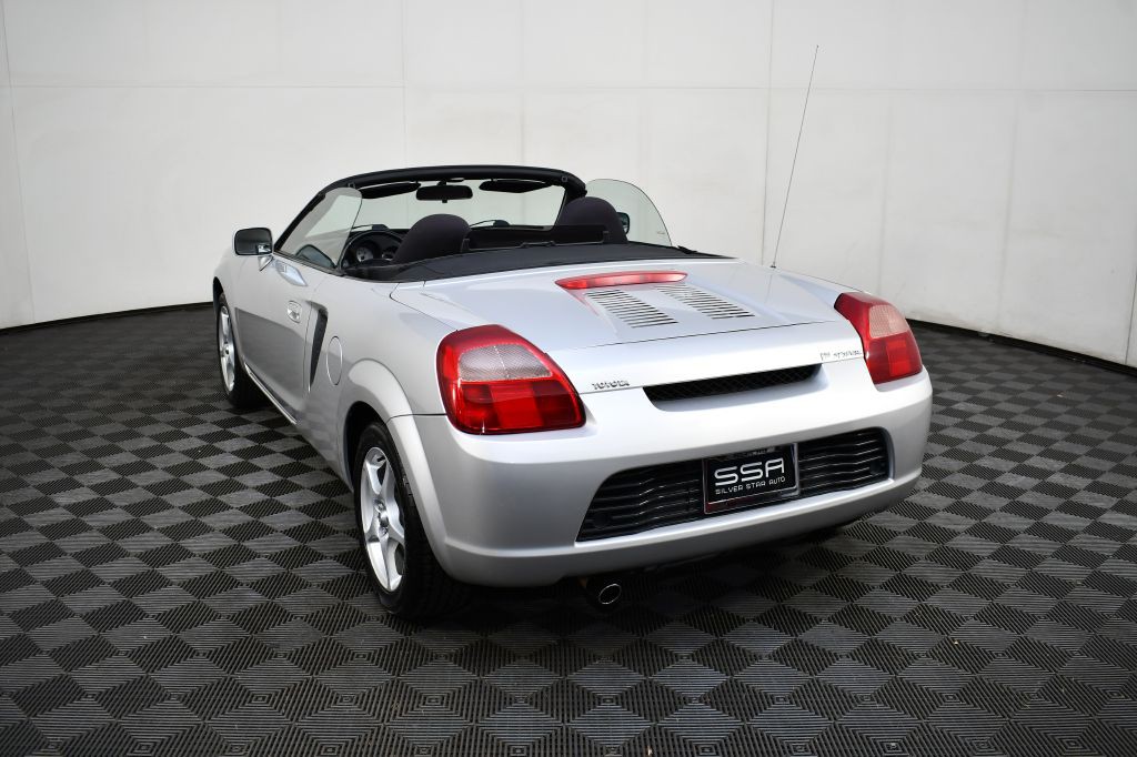 2000 Toyota MR2 Image 9