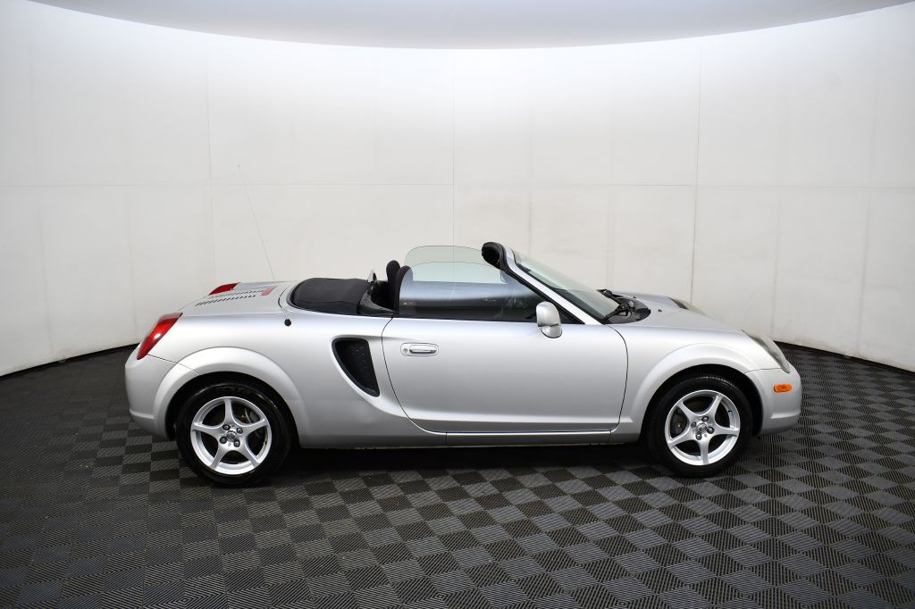 2000 Toyota MR2 Image 17