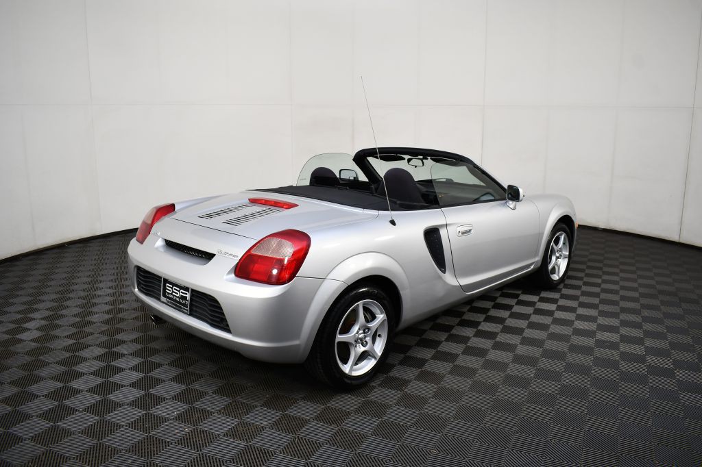 2000 Toyota MR2 Image 18